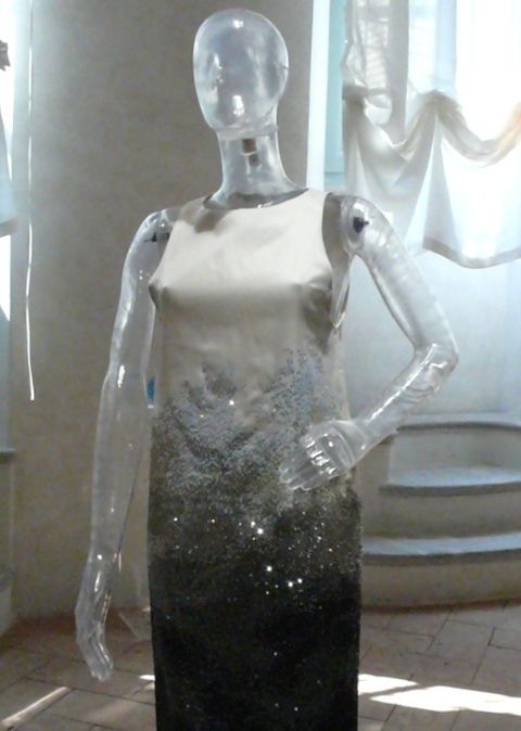 Shoulder, Mannequin, One-piece garment, Chest, Day dress, Bone, Skeleton, Silver, Anthropology, 