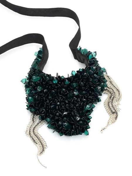 Product, Green, Jewellery, White, Style, Fashion accessory, Neck, Black, Costume accessory, Earrings, 
