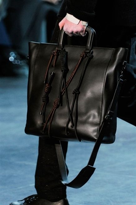 Bag, Leather, Fashion, Street fashion, Shoulder bag, Luggage and bags, Strap, Fashion design, Messenger bag, Baggage, 