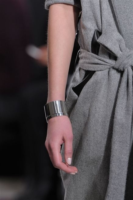 Finger, Sleeve, Wrist, Collar, Fashion, Nail, Thumb, Bracelet, Silver, Watch, 