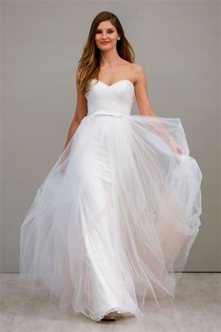 Sleeve, Shoulder, Bridal clothing, Textile, Photograph, Dress, White, Wedding dress, Formal wear, Gown, 