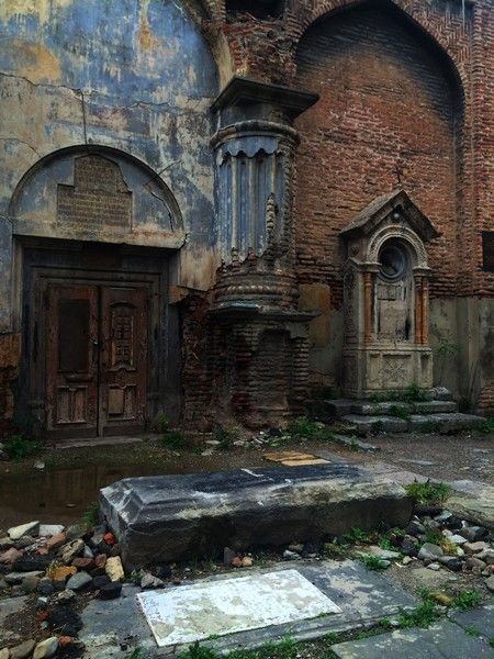 Arch, Door, Medieval architecture, History, Historic site, Cemetery, Grave, Brick, Ruins, Ancient history, 