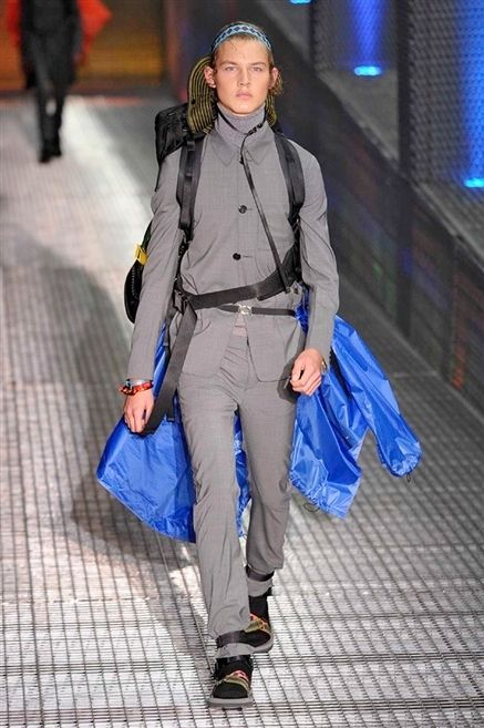 Trousers, Bag, Outerwear, Jacket, Style, Street fashion, Luggage and bags, Electric blue, Fashion, Cobalt blue, 