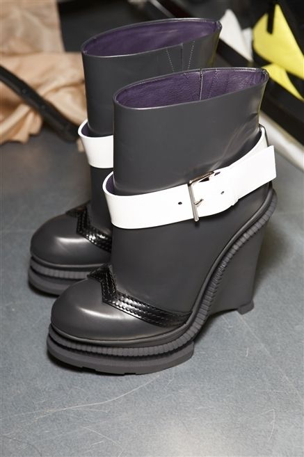 Product, Boot, Costume accessory, Fashion, Black, Sandal, Fashion design, Strap, High heels, Natural material, 