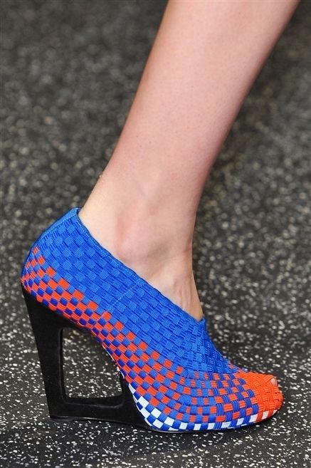 Blue, Human leg, Joint, Red, Electric blue, Foot, Basic pump, High heels, Fashion, Azure, 