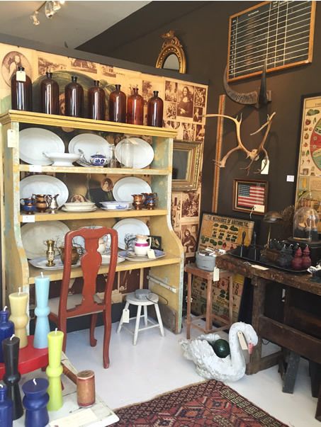 Room, Shelf, Shelving, Dishware, Collection, Ceramic, Pottery, Picture frame, Serveware, Home accessories, 