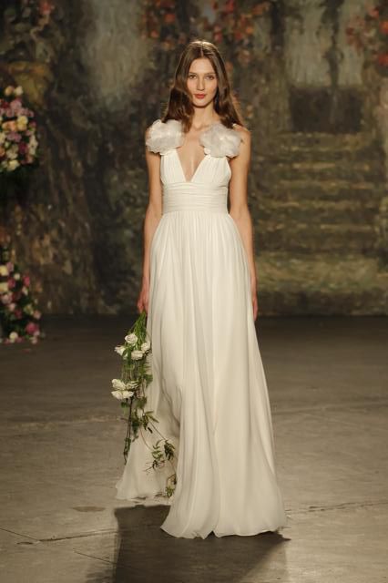 Dress, Shoulder, Bridal clothing, White, Gown, Formal wear, One-piece garment, Wedding dress, Petal, Waist, 