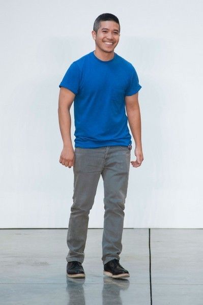 Blue, Sleeve, Trousers, Shoe, Shoulder, Denim, Standing, Joint, White, Elbow, 