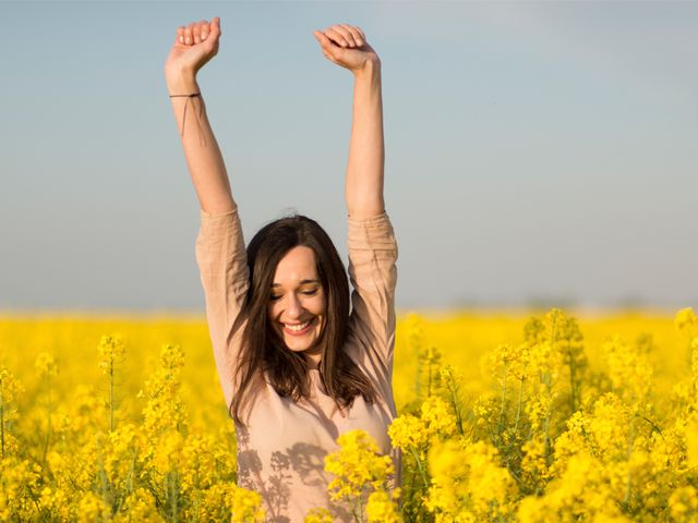 Hair, Yellow, Hairstyle, Shoulder, Flower, Photograph, Happy, Rejoicing, People in nature, Agriculture, 