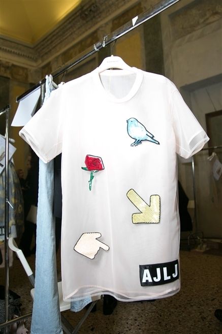 Sleeve, Shirt, White, T-shirt, Carmine, Logo, Grey, Active shirt, Brand, Design, 