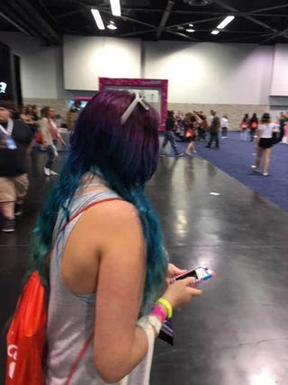 Capelli Color Arcobaleno Lo Shatush Viola O Punte Colorate Rosa Blue Jeans O Rainbow E Di Tendenza Al Vidcon Di Los Angeles
