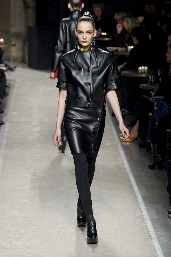 Joint, Outerwear, Style, Latex, Fashion show, Fashion model, Runway, Leather, Fashion, Black, 