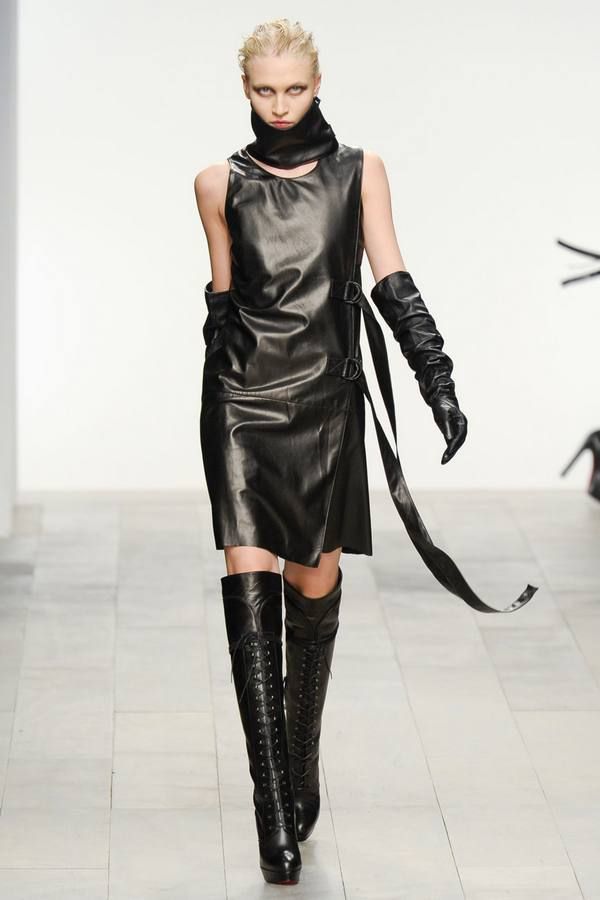 Joint, Latex, Fashion, Thigh, Leather, Dress, Black, Knee-high boot, Costume, Knee, 