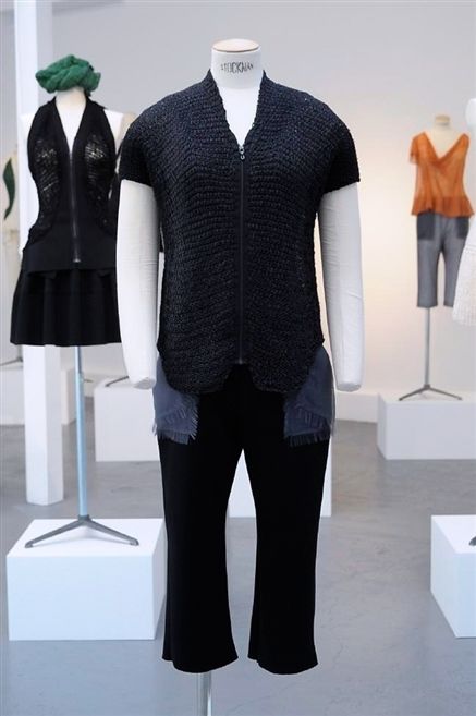 Sleeve, Textile, Collar, Mannequin, Standing, Fashion, Black, Blazer, Fashion design, Collection, 