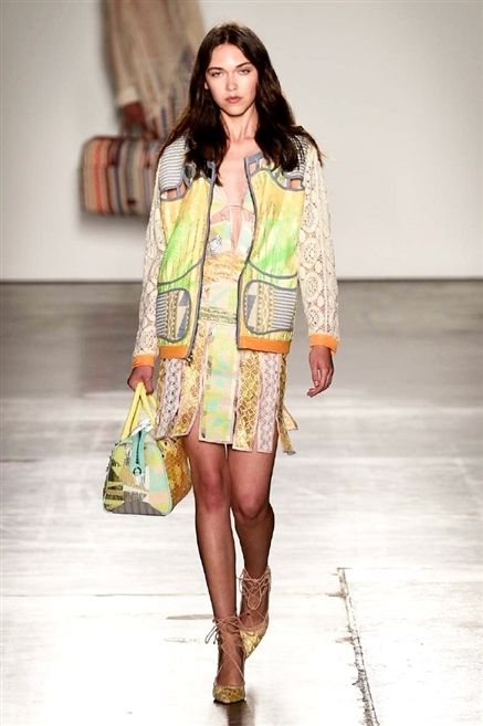 Clothing, Brown, Yellow, Shoulder, Textile, Joint, Outerwear, Human leg, Fashion show, Style, 