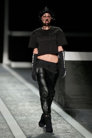 Clothing, Mouth, Outerwear, Style, Knee, Leather, Fashion, Thigh, Black, Latex, 