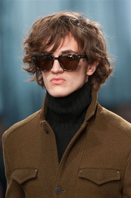 Eyewear, Glasses, Vision care, Brown, Hairstyle, Jacket, Sunglasses, Sleeve, Collar, Outerwear, 