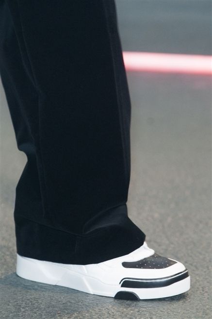 Textile, White, Standing, Carmine, Street fashion, Black, Grey, Walking shoe, Nike free, Skate shoe, 