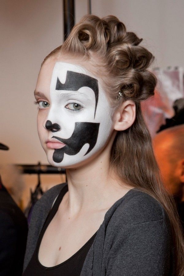 Forehead, Eyelash, Mime artist, Costume, Makeover, Cosmetics, Goth subculture, 