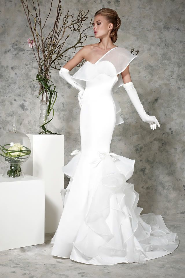Clothing, Dress, Sleeve, Shoulder, Photograph, Joint, White, Bridal clothing, Gown, Wedding dress, 