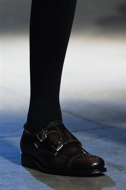 Human leg, Grey, Leather, Shadow, Ankle, Dress shoe, Sock, Tights, Walking shoe, 