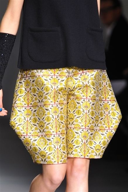 Yellow, Textile, Joint, Human leg, Pattern, Style, Bag, Fashion, Street fashion, Nail, 