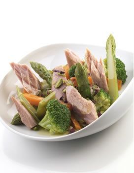 Food, Ingredient, Tableware, Dishware, Leaf vegetable, Cuisine, Recipe, Produce, Vegetable, Broccoli, 