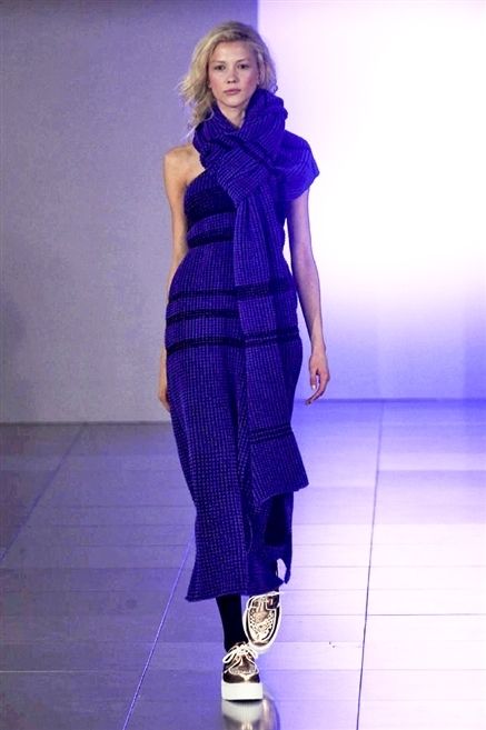 Blue, Shoulder, Dress, Purple, One-piece garment, Formal wear, Style, Electric blue, Fashion model, Fashion show, 