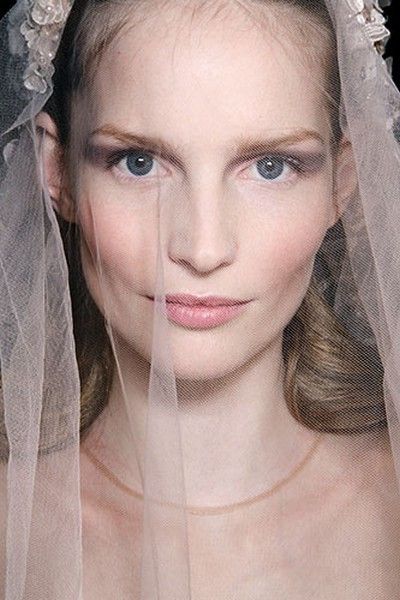 Lip, Hairstyle, Skin, Bridal veil, Chin, Forehead, Bridal accessory, Veil, Eyebrow, Eyelash, 