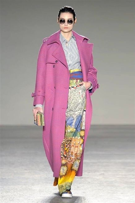 Clothing, Fashion show, Human body, Textile, Outerwear, Runway, Magenta, Style, Coat, Sunglasses, 