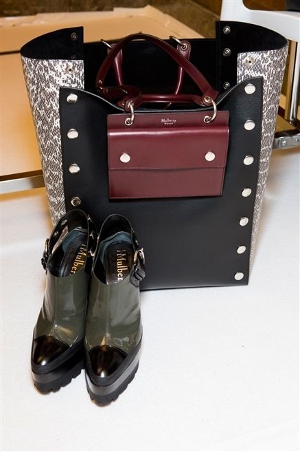 Product, Brown, Fashion, Tan, Beige, Bag, Leather, Boot, Baggage, Shoulder bag, 