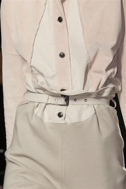 Collar, Dress shirt, Sleeve, Textile, White, Button, Fashion, Uniform, Beige, Ivory, 