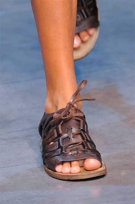 Human, Brown, Human leg, Shoe, Joint, Tan, Fashion, Foot, Hiking boot, Calf, 