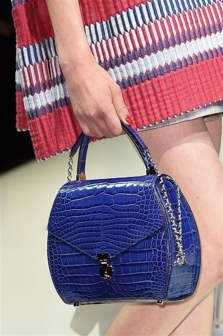 Blue, Bag, Red, Pattern, Joint, Style, Fashion accessory, Electric blue, Shoulder bag, Fashion, 