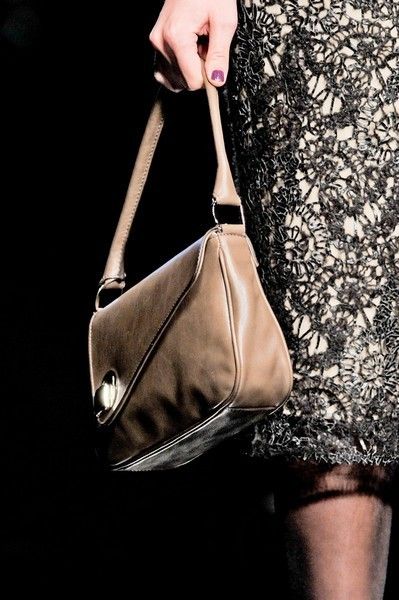 Brown, Bag, Style, Fashion accessory, Shoulder bag, Luggage and bags, Fashion, Black, Leather, Tan, 