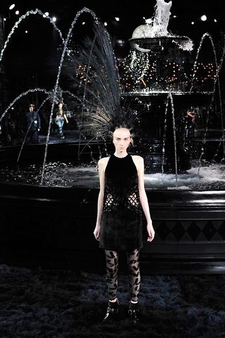 Night, Water feature, Fountain, Darkness, Black, Midnight, Boot, Street fashion, Flash photography, Pattern, 