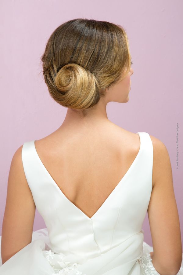 Clothing, Hairstyle, Shoulder, Joint, Style, Neck, Dress, Beauty, Bridal accessory, Blond, 