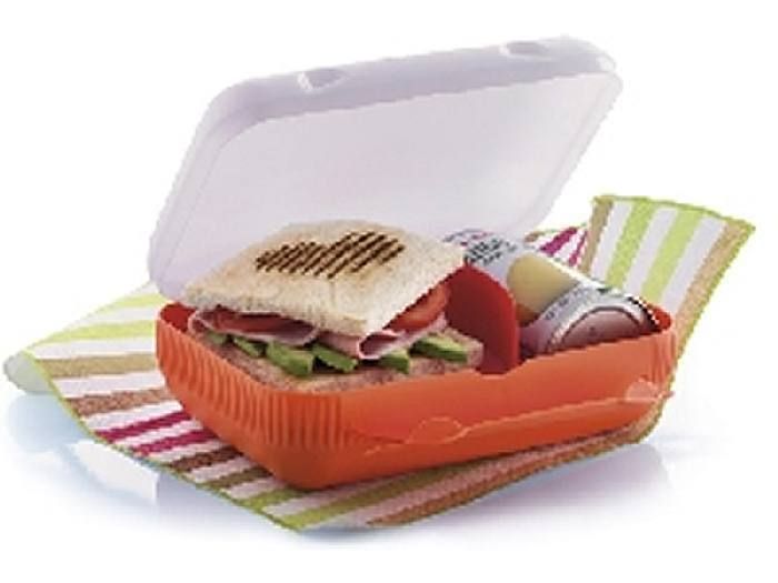 Sandwich, Textile, Finger food, Food, Cuisine, Take-out food, Dish, Rectangle, Home accessories, Baked goods, 