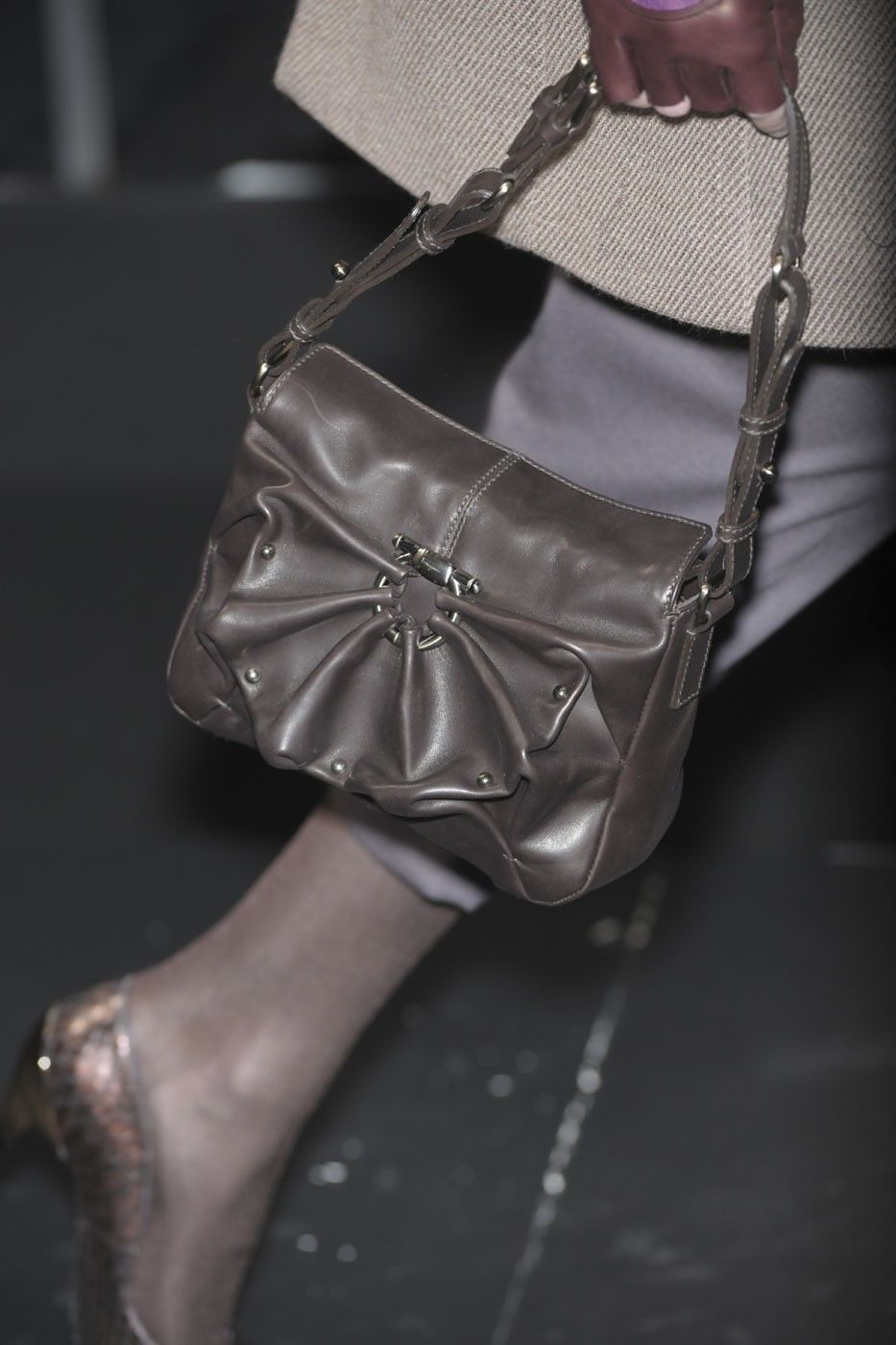 Brown, Textile, Bag, Leather, Fashion, Shoulder bag, Tan, Material property, Strap, Foot, 
