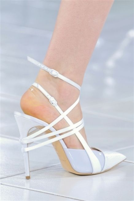 High heels, Human leg, Joint, Sandal, Fashion, Foot, Tan, Bridal shoe, Peach, Beige, 
