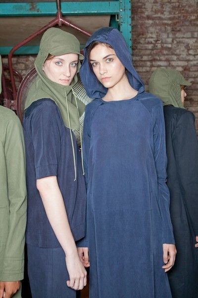 Sleeve, Headgear, Abaya, Mantle, One-piece garment, Shawl, Costume design, 