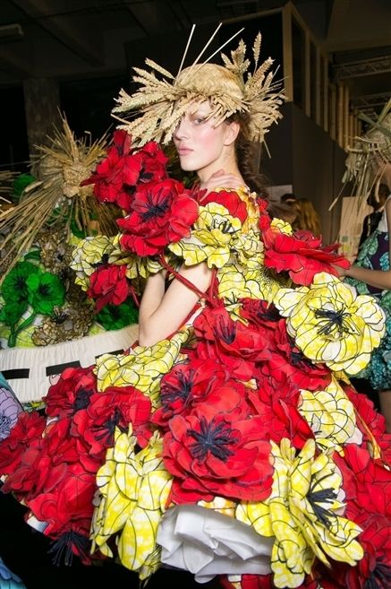 Petal, Flower, Bouquet, Red, Floristry, Cut flowers, Flower Arranging, Dress, Fashion, Floral design, 