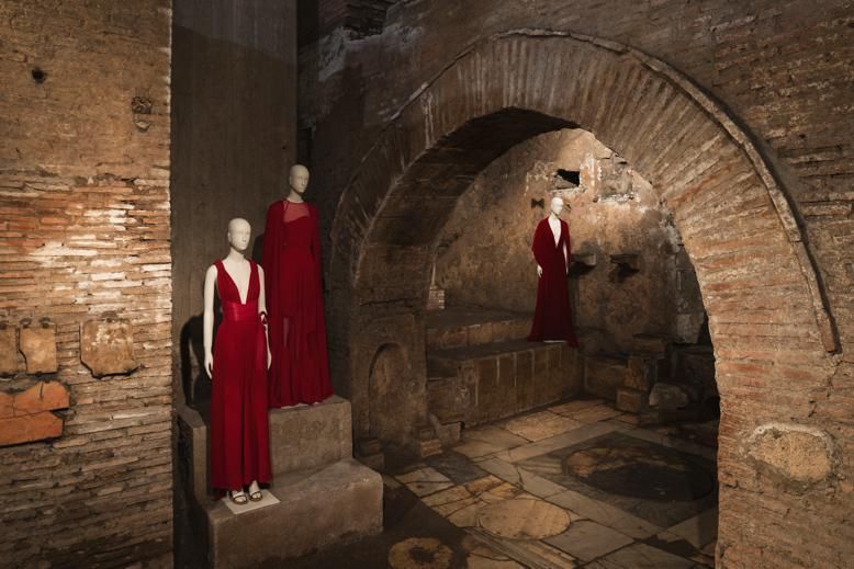 Arch, Temple, Brick, History, Maroon, Tunnel, Crypt, Middle ages, Vault, Cloak, 