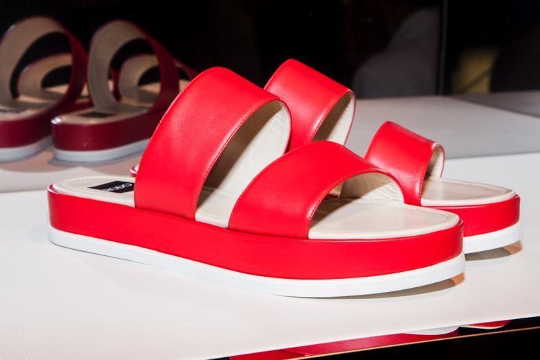 Red, Carmine, Design, Sandal, Flip-flops, Synthetic rubber, 