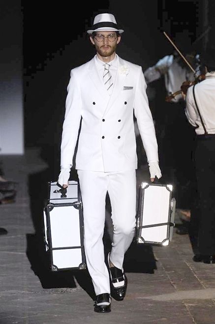 Hat, Human body, Shirt, Standing, Coat, Outerwear, White, Suit trousers, Drum, Formal wear, 