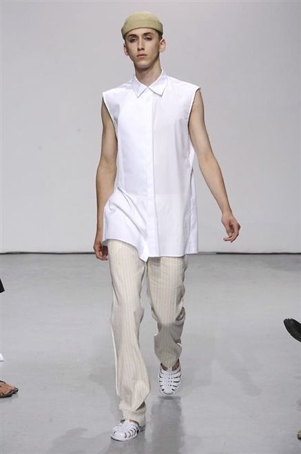 Clothing, Sleeve, Trousers, Shoulder, Shoe, Joint, Fashion show, White, Standing, Style, 