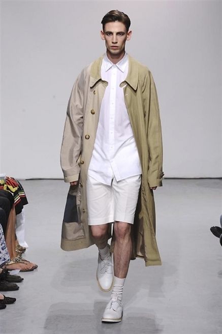 Clothing, Footwear, Brown, Sleeve, Fashion show, Textile, Shoe, Outerwear, Runway, Style, 