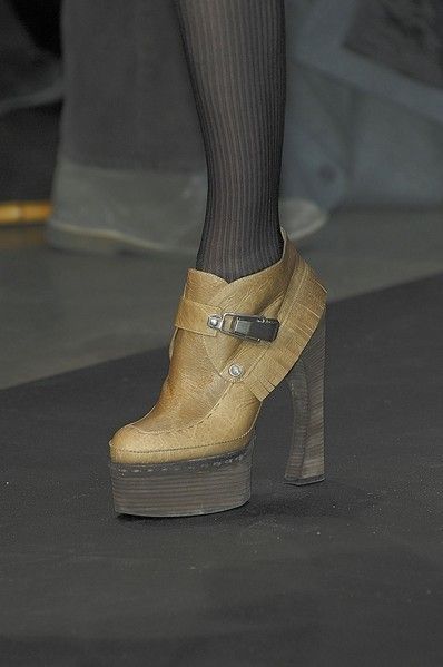 Human leg, Joint, High heels, Tan, Grey, Beige, Foot, Sandal, Leather, Ankle, 