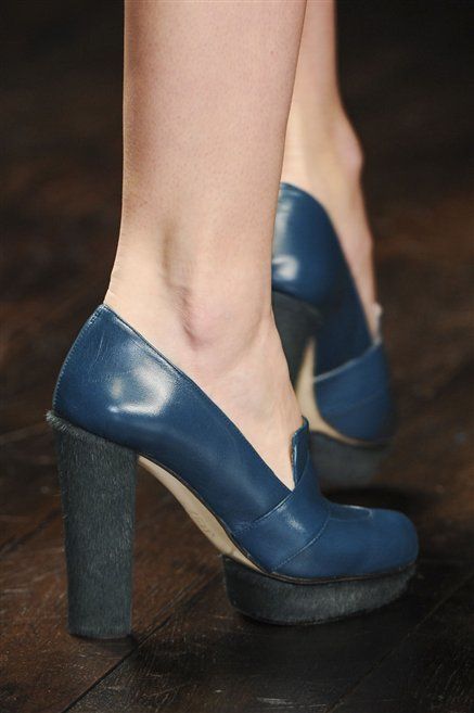 Footwear, Blue, High heels, Shoe, Human leg, Joint, Basic pump, Fashion, Electric blue, Tan, 