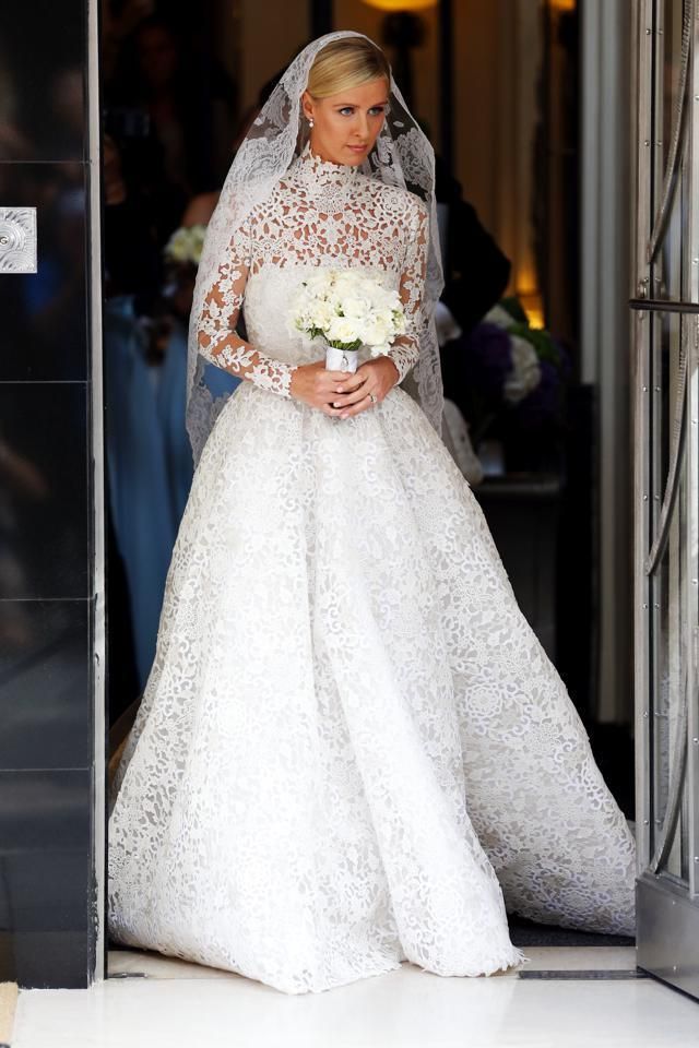 Clothing, Bridal veil, Bridal clothing, Dress, Veil, Sleeve, Shoulder, Photograph, Wedding dress, Bride, 
